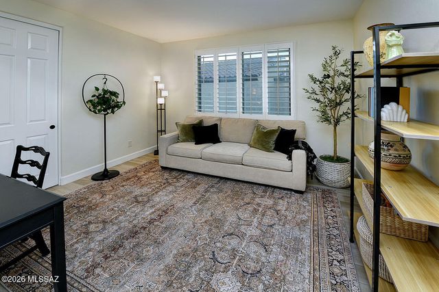 2397 E Skywalker Way, Green Valley, AZ 85614