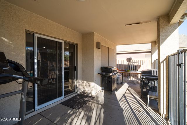 16221 W LATHAM Street, Goodyear, AZ 85338