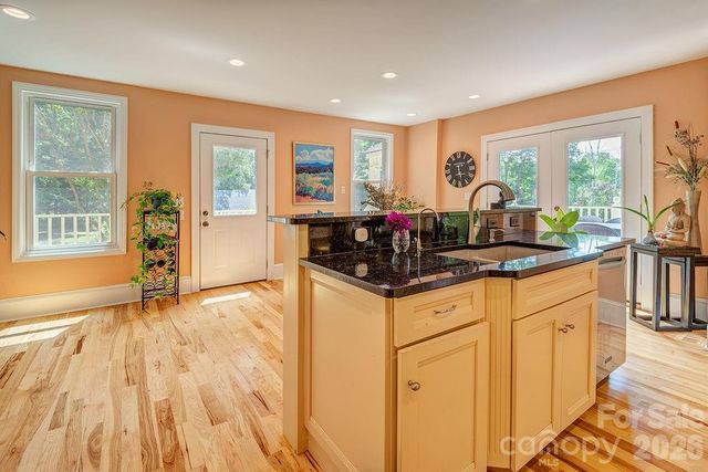 42 Church Street, Weaverville, NC 28787