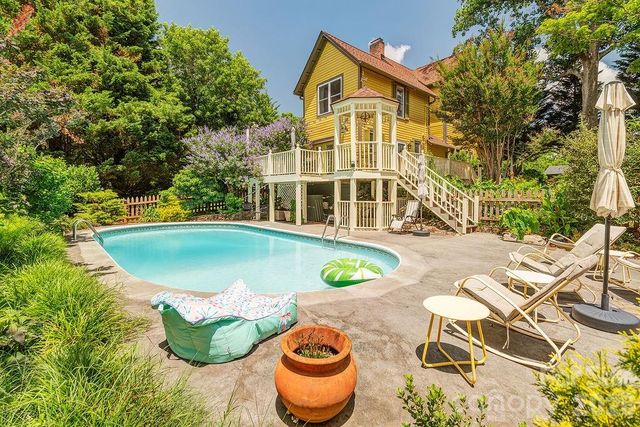 42 Church Street, Weaverville, NC 28787