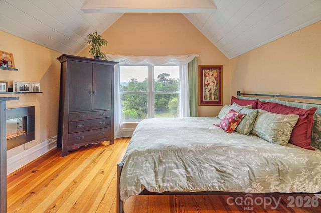 42 Church Street, Weaverville, NC 28787