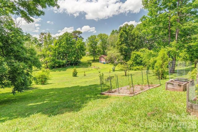 42 Church Street, Weaverville, NC 28787