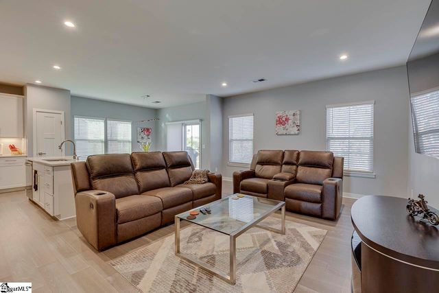 514 Martin Creek Drive, Simpsonville, SC 29680