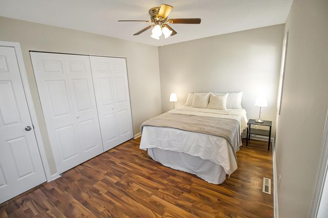 8222 France Avenue N, Brooklyn Park, MN 55443