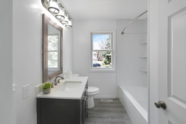 8222 France Avenue N, Brooklyn Park, MN 55443