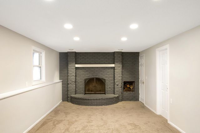 8222 France Avenue N, Brooklyn Park, MN 55443