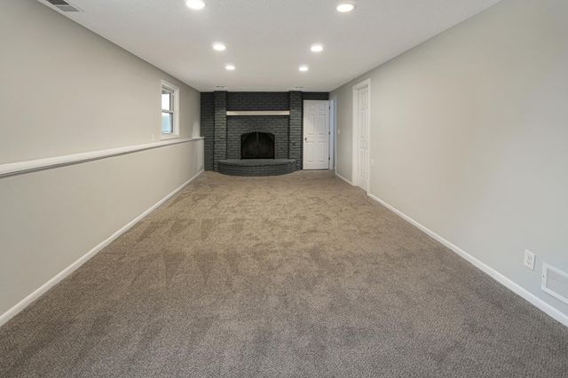 8222 France Avenue N, Brooklyn Park, MN 55443