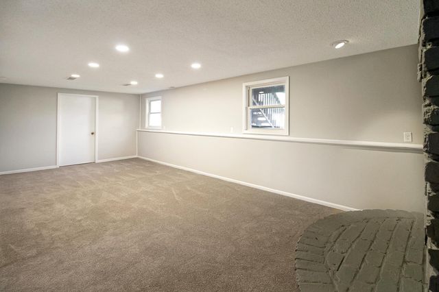 8222 France Avenue N, Brooklyn Park, MN 55443