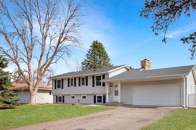 8222 France Avenue N, Brooklyn Park, MN 55443