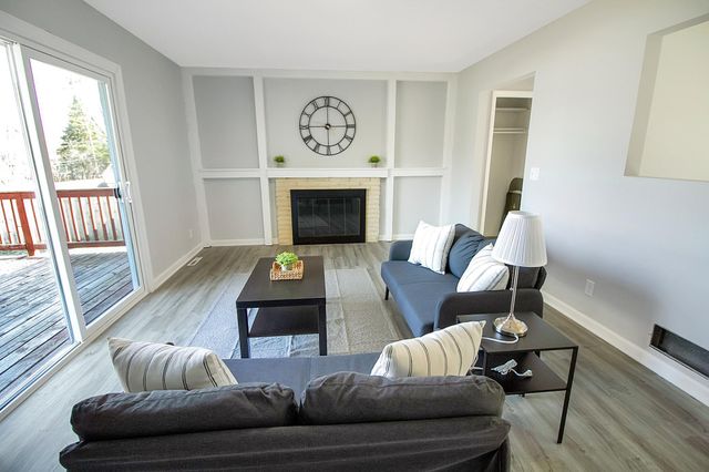 8222 France Avenue N, Brooklyn Park, MN 55443