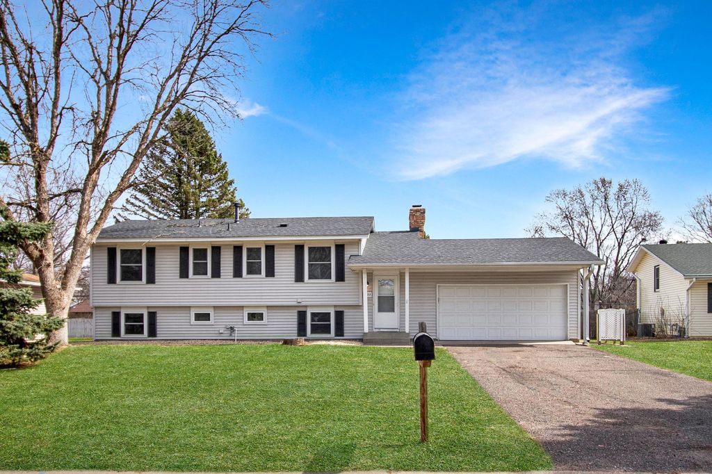 8222 France Avenue N, Brooklyn Park, MN 55443