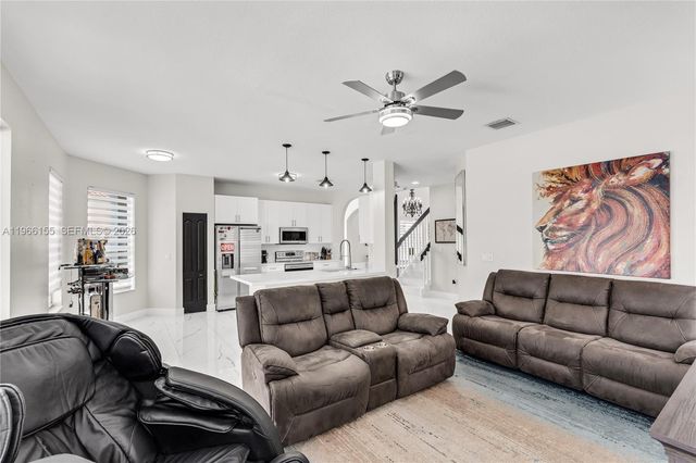 1147 NE 37th Place, Homestead, FL 33033