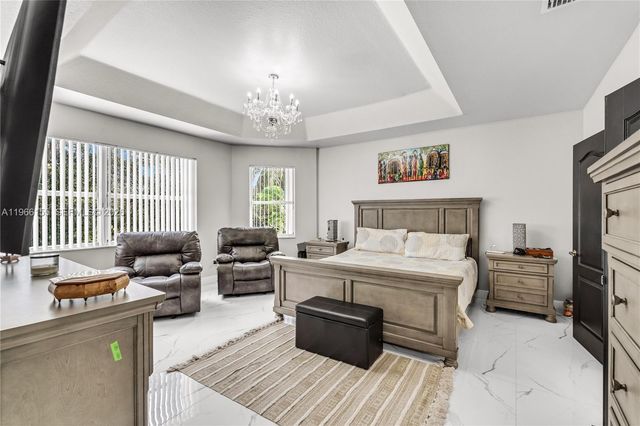 1147 NE 37th Place, Homestead, FL 33033