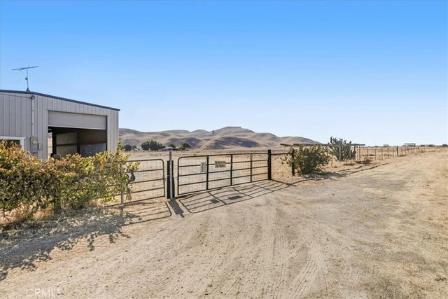 485 S 8 th Street, Shandon, CA 93461