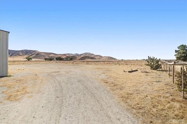 485 S 8 th Street, Shandon, CA 93461