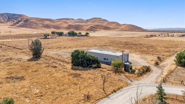 485 S 8 th Street, Shandon, CA 93461
