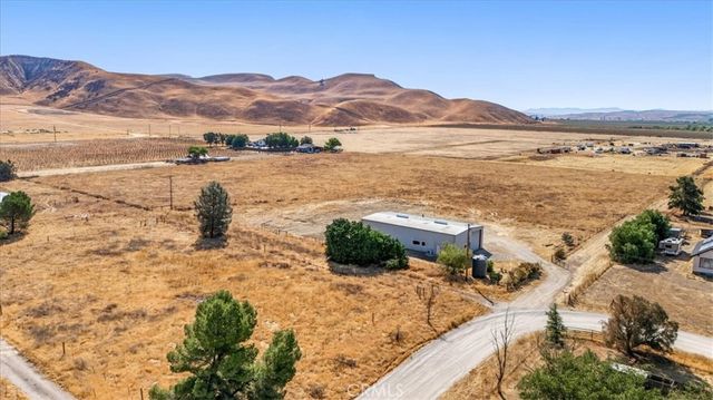 485 S 8 th Street, Shandon, CA 93461