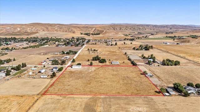 485 S 8 th Street, Shandon, CA 93461