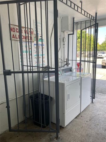 111 NW 152nd St 21, Miami, FL 33169