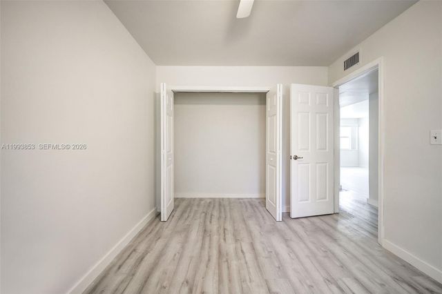 111 NW 152nd St 21, Miami, FL 33169