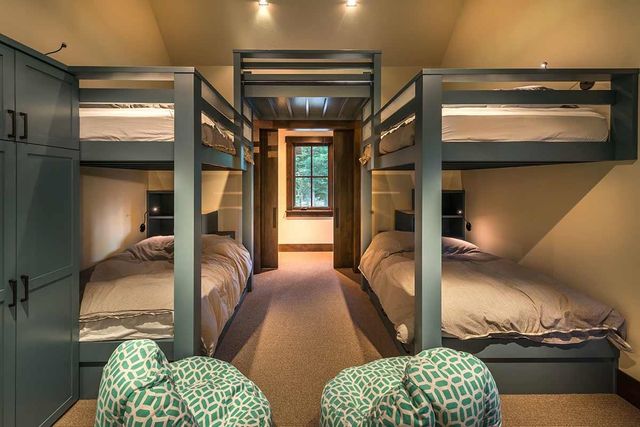 8221 Valhalla Drive, Truckee, CA 96161