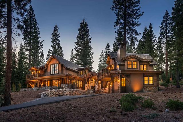 8221 Valhalla Drive, Truckee, CA 96161