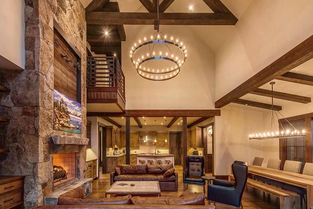 8221 Valhalla Drive, Truckee, CA 96161