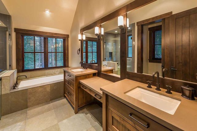 8221 Valhalla Drive, Truckee, CA 96161