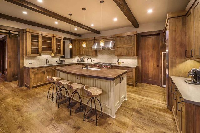 8221 Valhalla Drive, Truckee, CA 96161