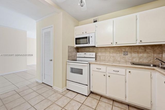 124 NE 19th Ct 114B, Wilton Manors, FL 33305