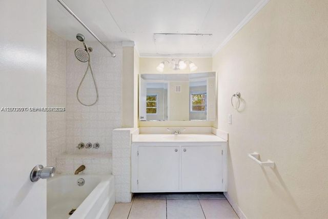 124 NE 19th Ct 114B, Wilton Manors, FL 33305