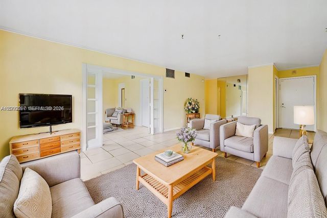 124 NE 19th Ct 114B, Wilton Manors, FL 33305