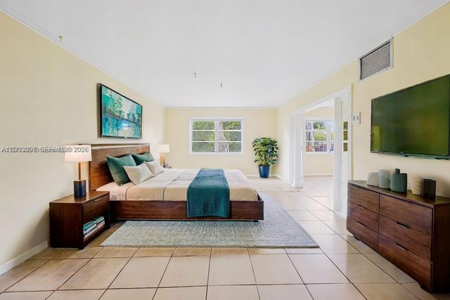 124 NE 19th Ct 114B, Wilton Manors, FL 33305