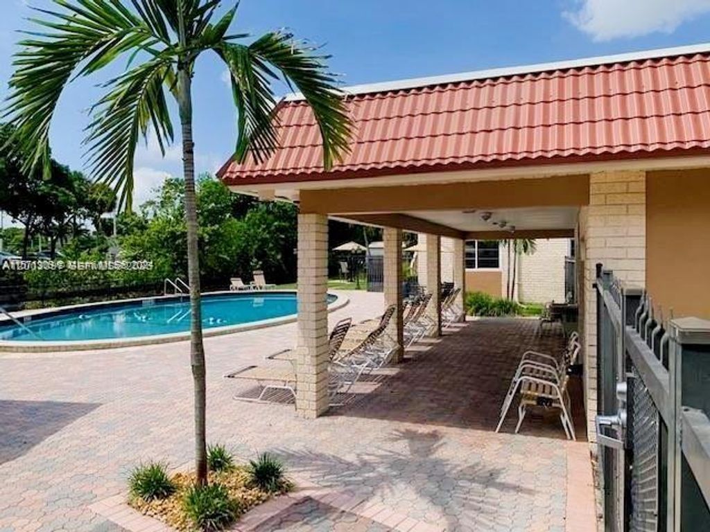 124 NE 19th Ct 114B, Wilton Manors, FL 33305