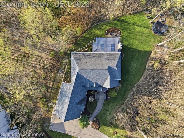 1595 Carriage Way, Rochester, MI 48307