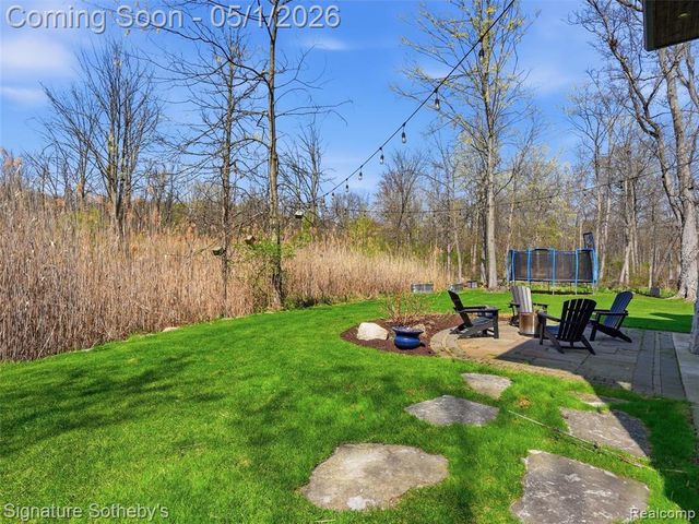 1595 Carriage Way, Rochester, MI 48307