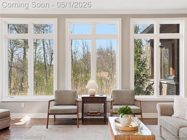 1595 Carriage Way, Rochester, MI 48307