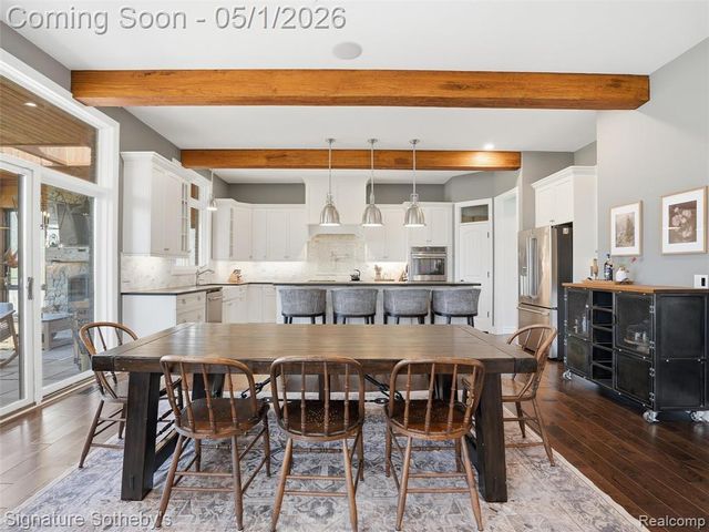 1595 Carriage Way, Rochester, MI 48307
