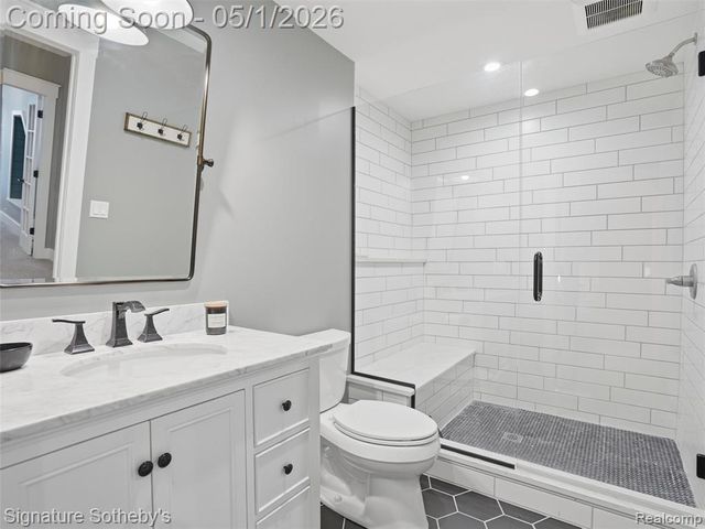 1595 Carriage Way, Rochester, MI 48307