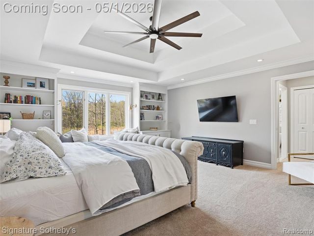 1595 Carriage Way, Rochester, MI 48307