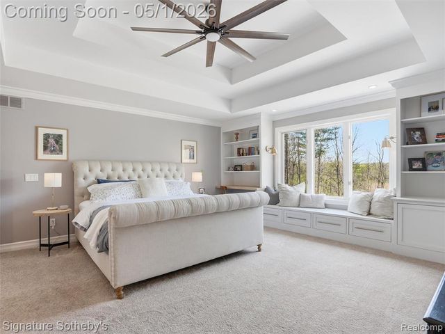 1595 Carriage Way, Rochester, MI 48307