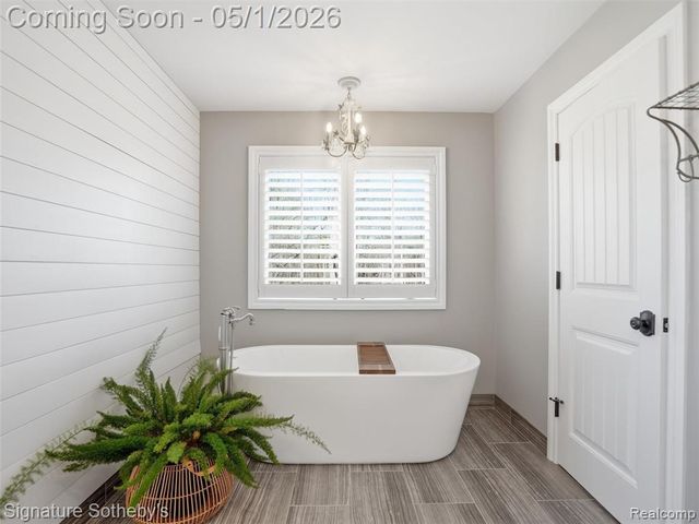 1595 Carriage Way, Rochester, MI 48307