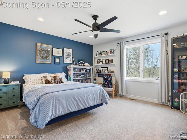 1595 Carriage Way, Rochester, MI 48307