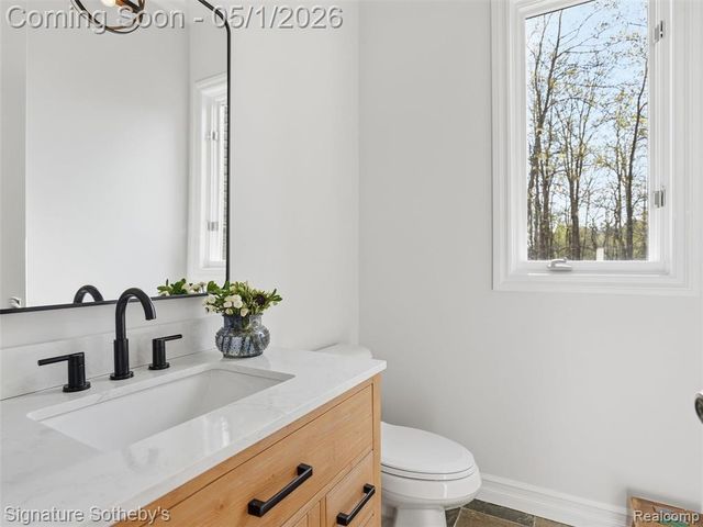 1595 Carriage Way, Rochester, MI 48307