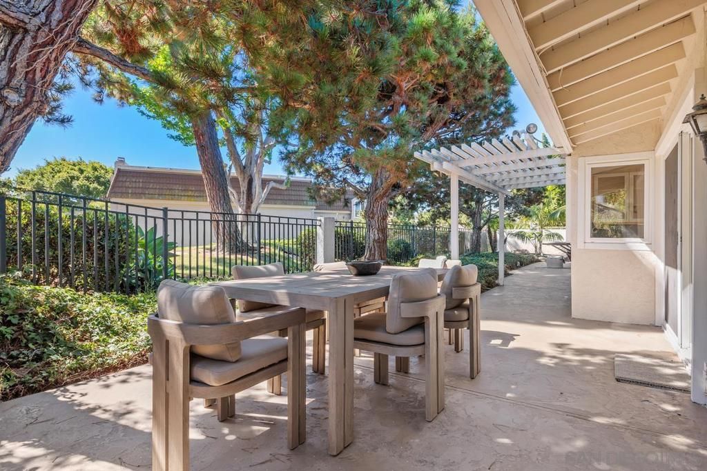 8233 Caminito Maritimo, La Jolla, CA 92037 — photo 3