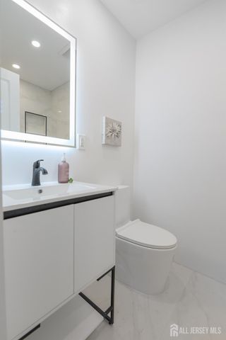 17 Wellington Road, East Brunswick, NJ 08816