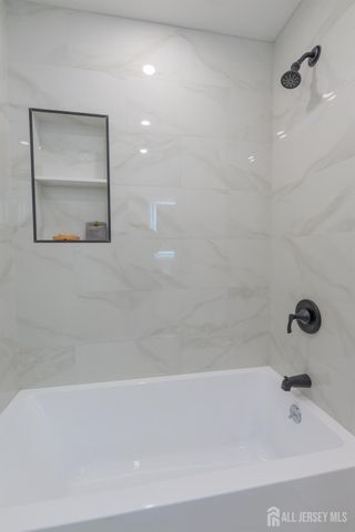 17 Wellington Road, East Brunswick, NJ 08816