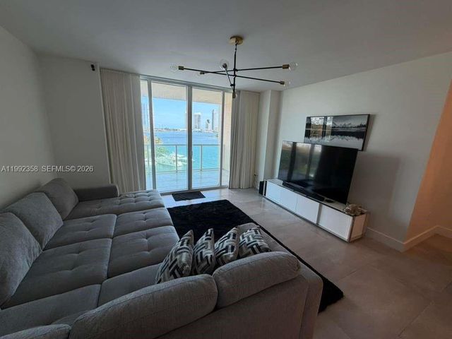 3330 NE 190th St 710, Aventura, FL 33180