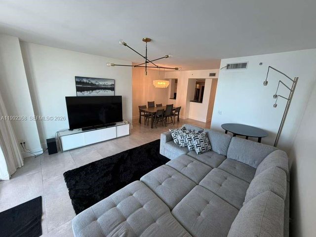 3330 NE 190th St 710, Aventura, FL 33180