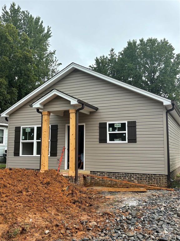 211 Seigle Street 37-38, Lowell, NC 28098